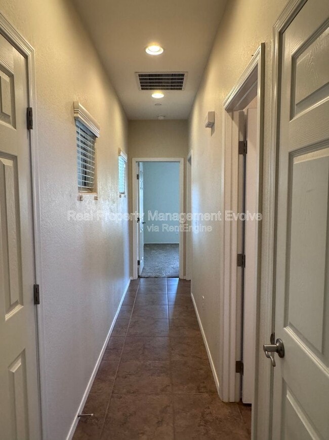 Building Photo - 13601 W Verde Ln