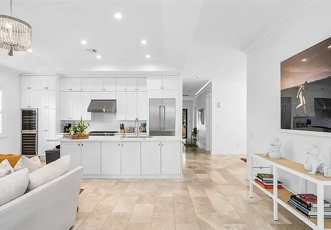 Building Photo - 11091 Bitternut Hickory Ln