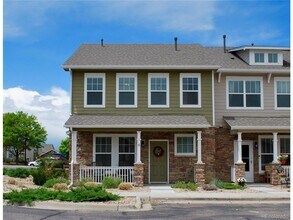 Building Photo - Available 4/2: Beautiful End Unit Townhome in Cherrywood Park