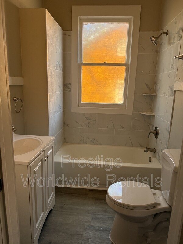 Building Photo - 2307 16th Ave