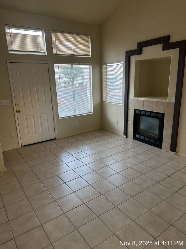 Building Photo - 6833 Coral Rock Dr