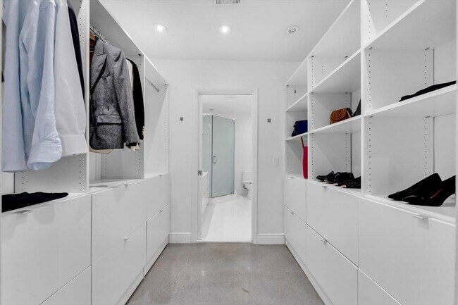 Building Photo - 2139 Wightman Dr