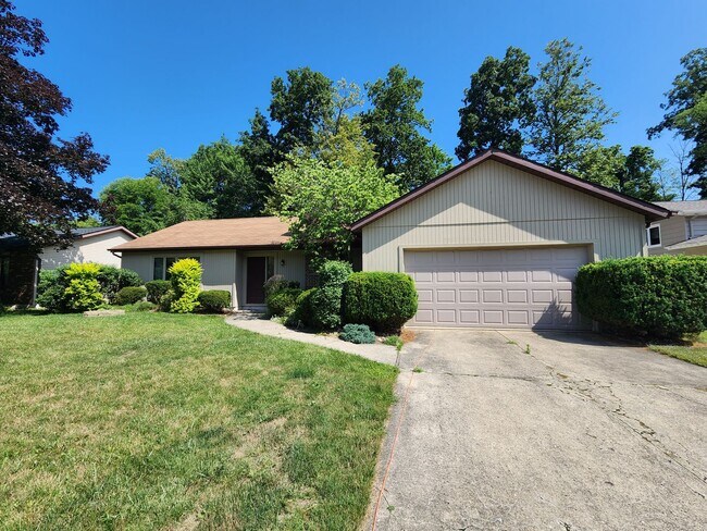 Primary Photo - Spacious 3 Bedroom 3 Bathroom Home For Ren...