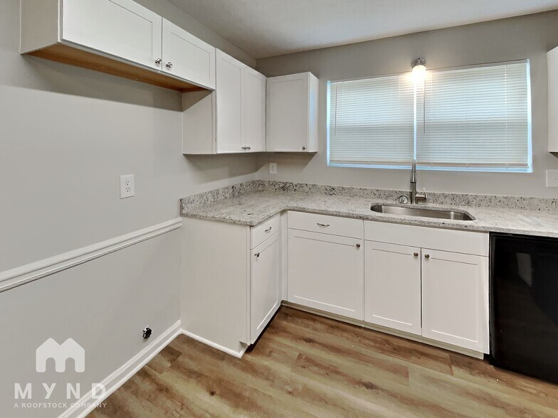 Building Photo - 136 Crystal Brook