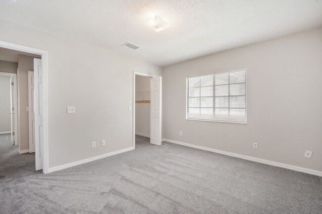 Building Photo - Riverwalk Retreat: Updated 3BR Townhome in...