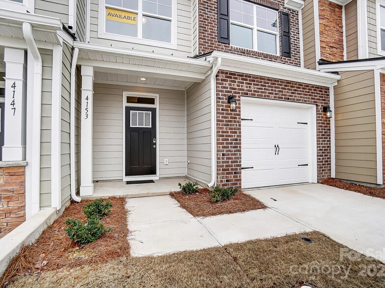 Front Porch - 4153 Black Ct