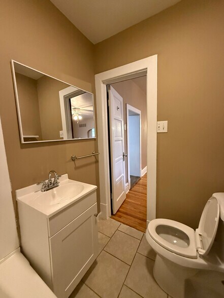 Building Photo - 3238 Mt Pleasant St