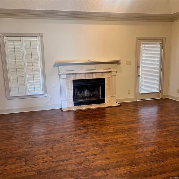 Building Photo - 8706 Twelve Oaks Ln