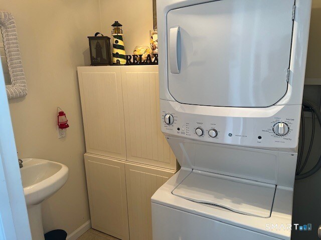 Building Photo - 51 W Lake Ave