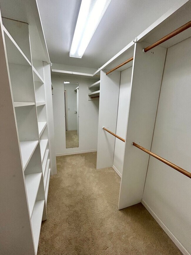 Building Photo - Classic waterfront Snell Isle Estates 3 Bed 2.5 Bath Home with private dock!