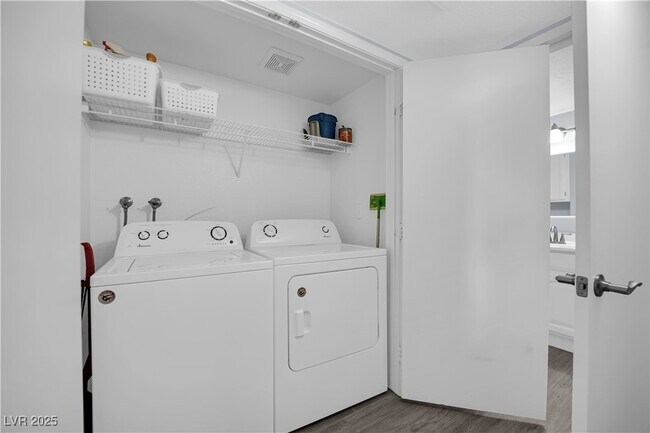 Building Photo - 6650 W Warm Springs Rd