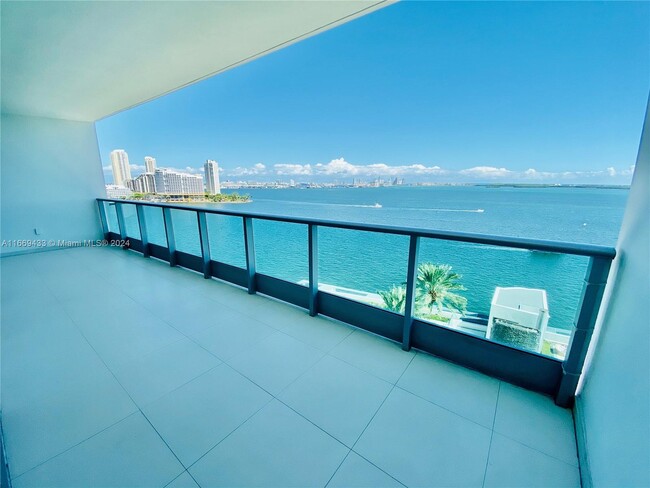 Building Photo - 1331 Brickell Bay Dr