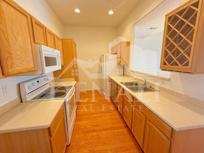 Building Photo - 15802 N Hidden Valley Ln