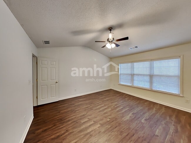 Building Photo - 349 Burdock Trce