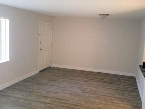 Building Photo - 537 S Sequoia Dr