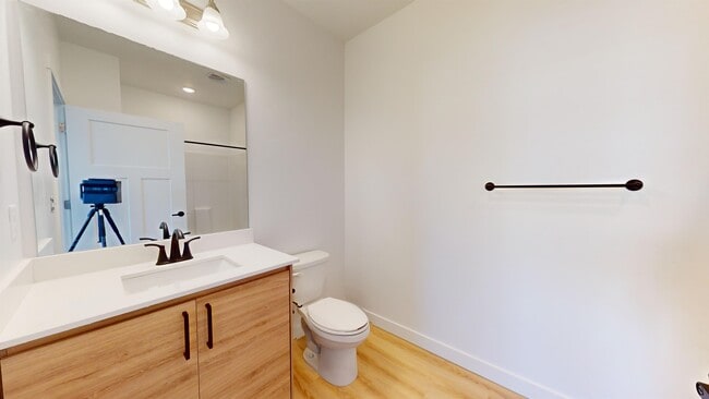 Building Photo - 1123 W 250 S