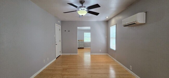 Building Photo - Mahncke Park! 1-Bedroom in 4-Plex near Ft ...