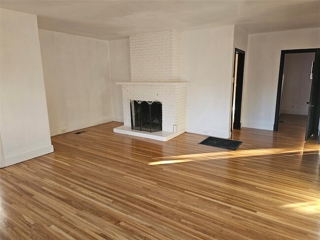 Building Photo - 811 #1 Don Diego Unit 1