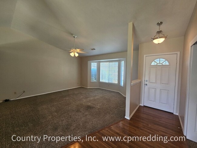 Building Photo - Light & Bright 3-Bedroom House in Ravenwood Subdivision Available Now!