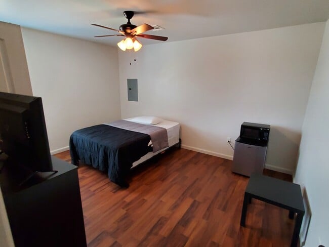 Building Photo - 37 W Thatcher St