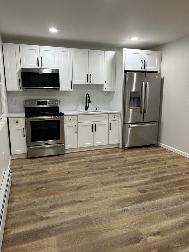 Building Photo - 258 Claywood Dr