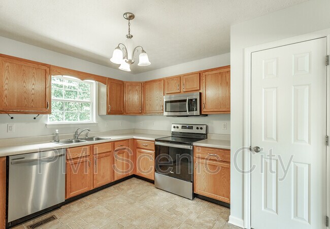 Building Photo - 343 Pine St