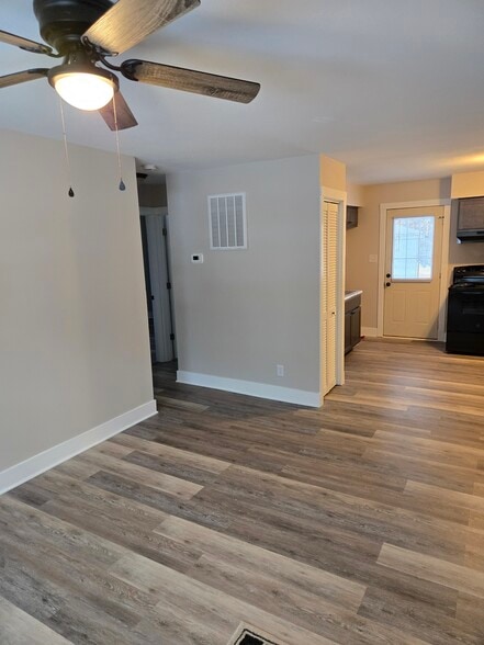 Building Photo - 807 S 15th St