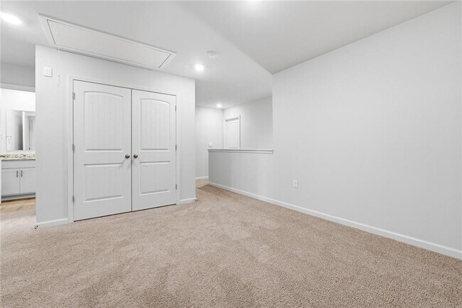 Building Photo - 255 Deerberry Dr