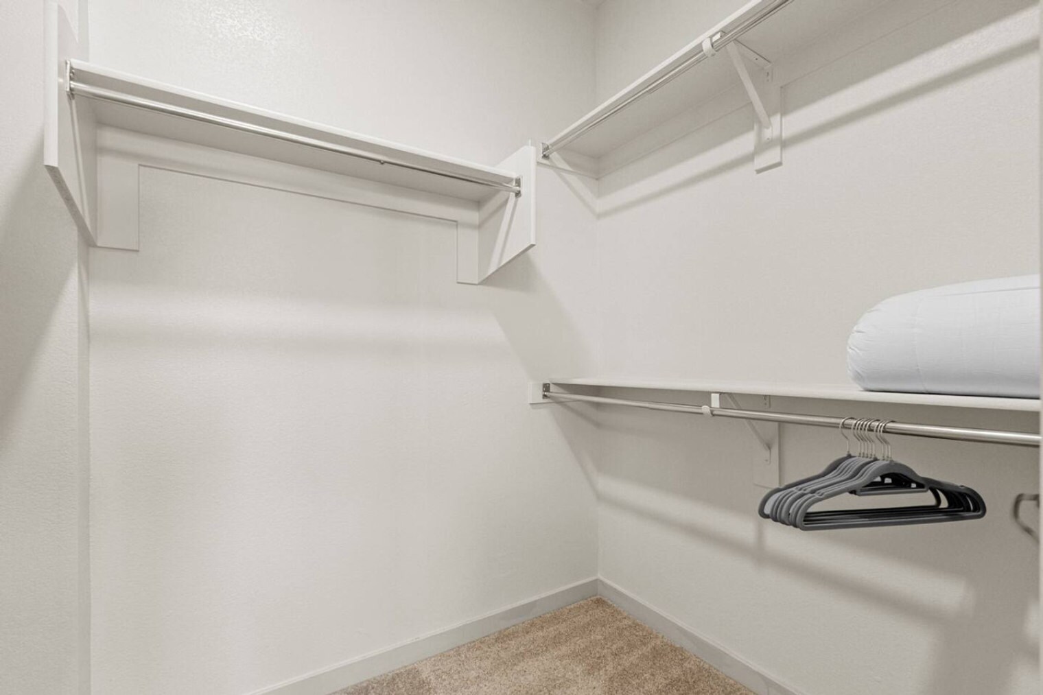 Building Photo - 711 W Broadway Rd