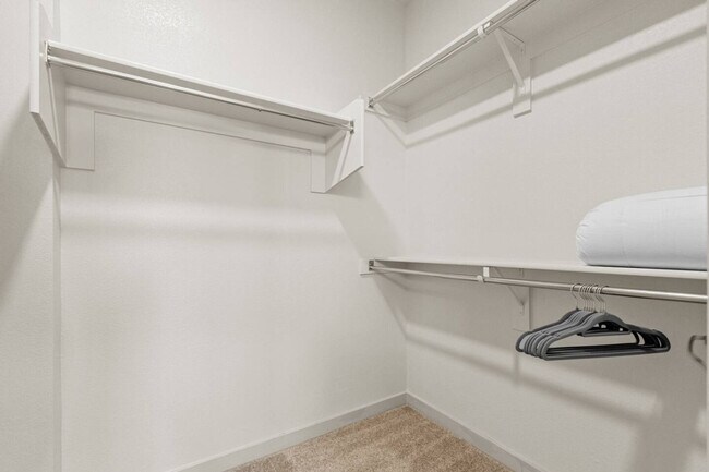 Building Photo - 711 W Broadway Rd