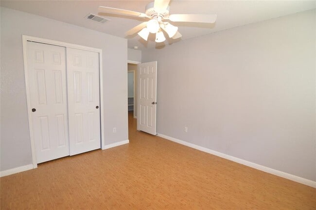 Building Photo - 916 Brighton Pl