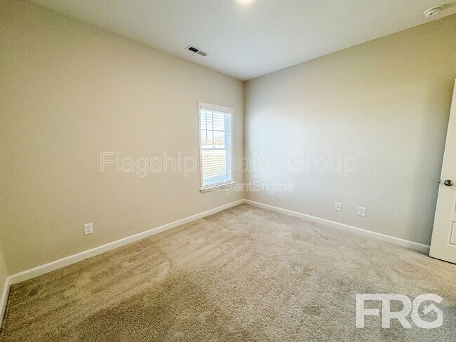 Building Photo - 101 Creeks Edge Dr