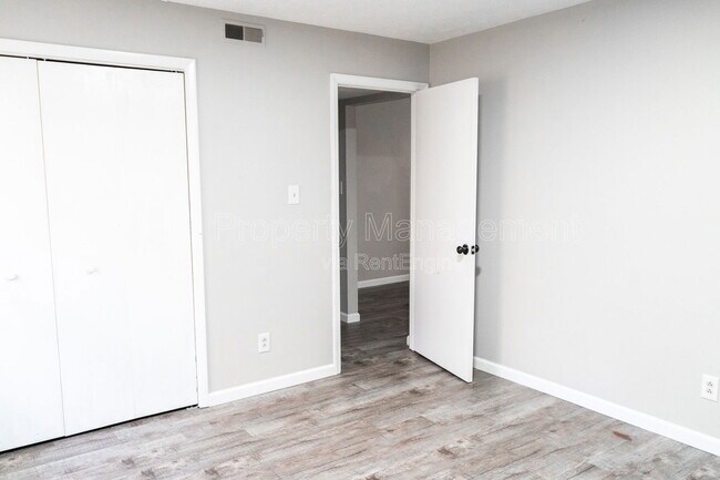 Building Photo - 129 Hillcrest Dr