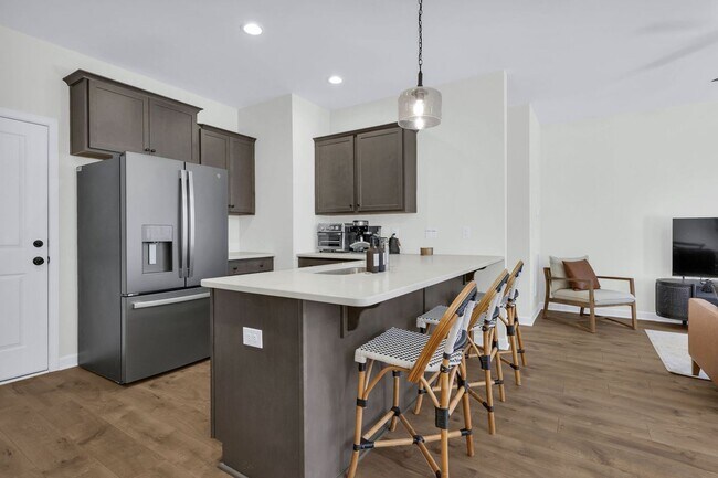 Building Photo - 717 Utley St