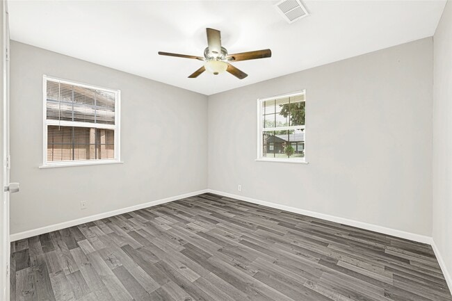 Building Photo - 3302 Stallings Dr