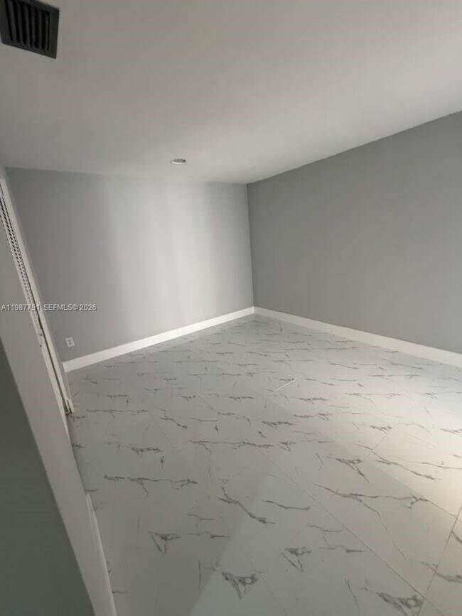 Building Photo - 4030 School Cir