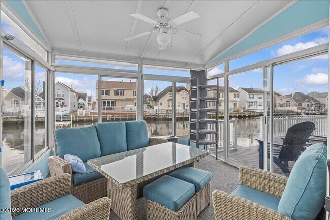 Building Photo - 297 Bayview Ave