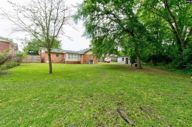 Building Photo - 5612 Kirkland St