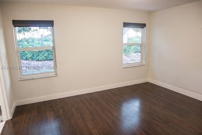 Building Photo - 1575 Zenith Way