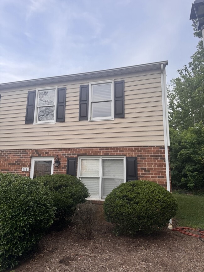 Building Photo - 542 Leesville Rd