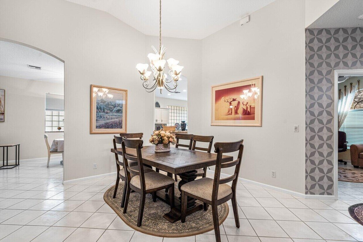 Building Photo - 9756 Arbor View Dr S