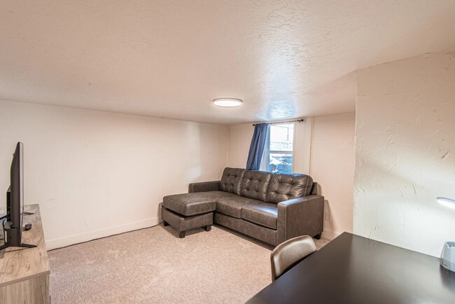 Building Photo - 343 E Coatsville Ave