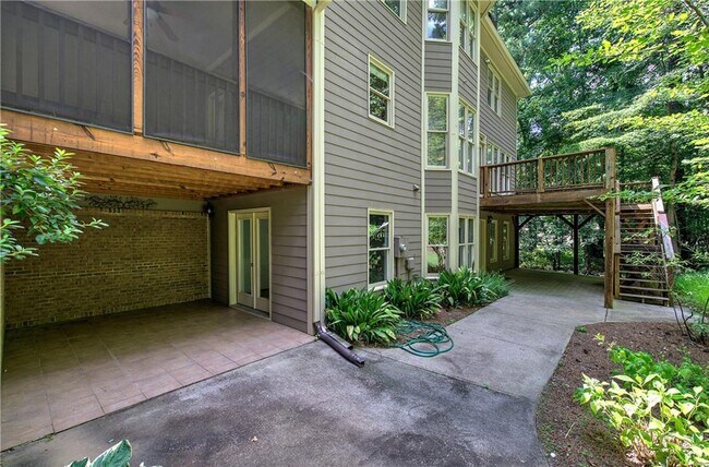 Building Photo - 2320 Starr Lake Dr NW