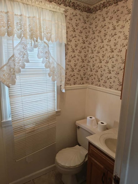 Building Photo - 411 Brook St