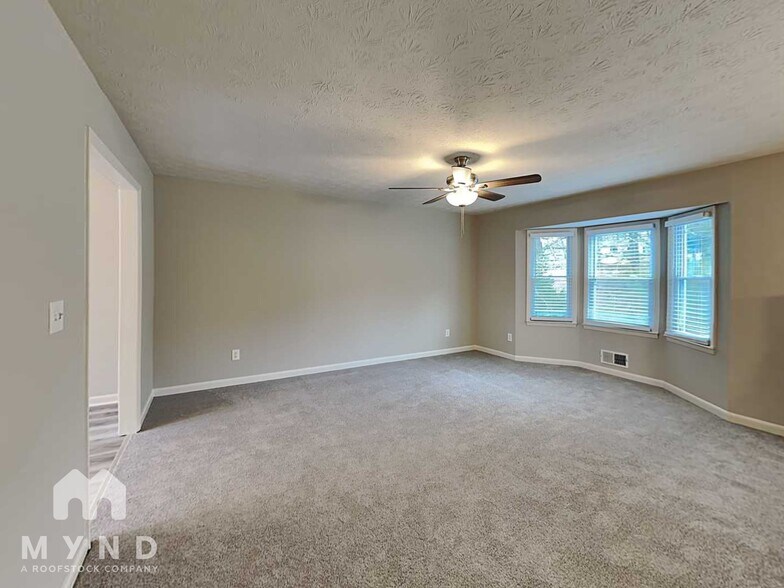 Building Photo - 3798 Leach Rd