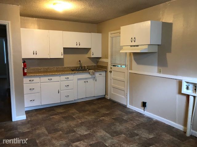 Building Photo - 3 br, 1 bath House - 2609 Textile Dr