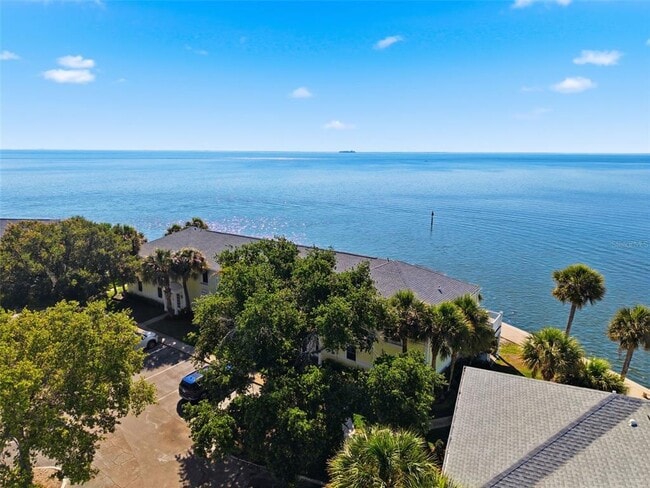 Building Photo - 5280 Coquina Key Dr SE