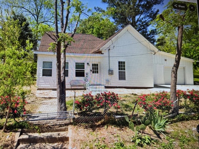 Building Photo - 18 Bay St NE