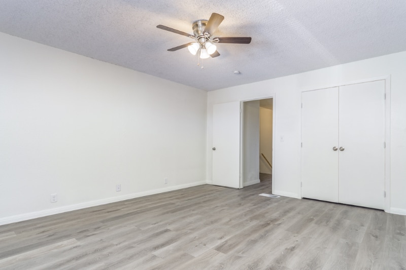 Building Photo - 3 Amanda