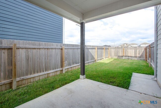 Building Photo - 324 Kenai Dr